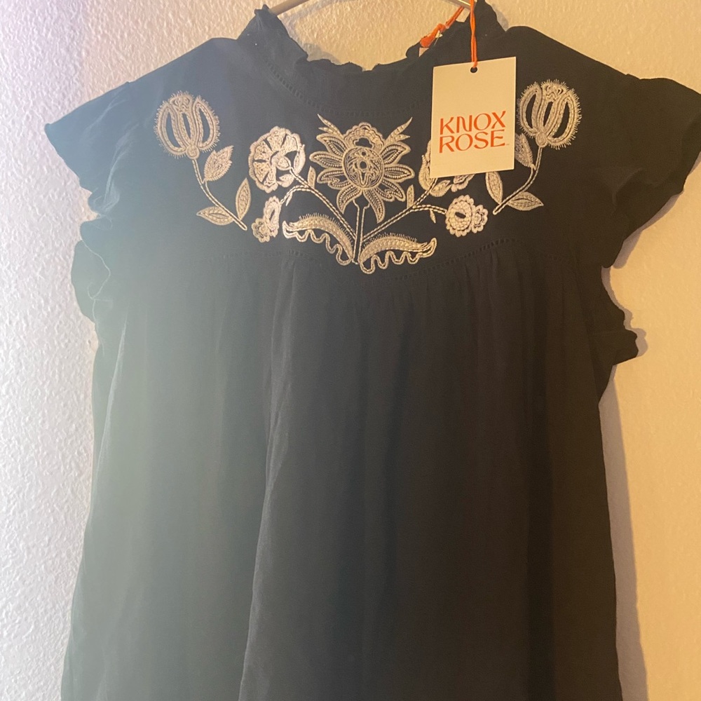 Knox rose embroidered top